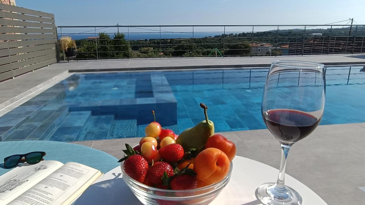 Dandelion Villa Mousata