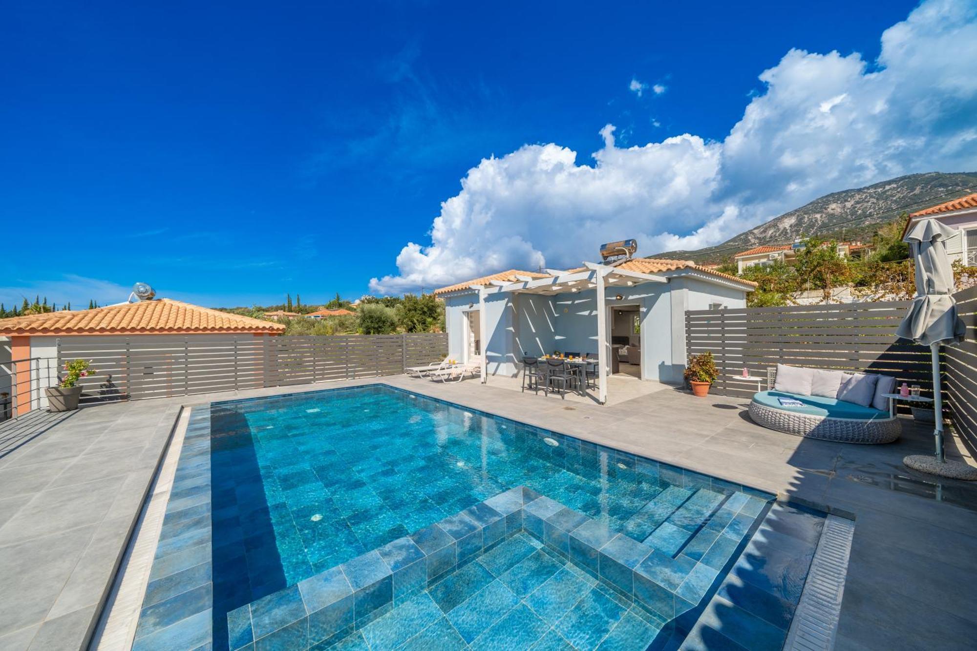 Villa Dandelion Mousata