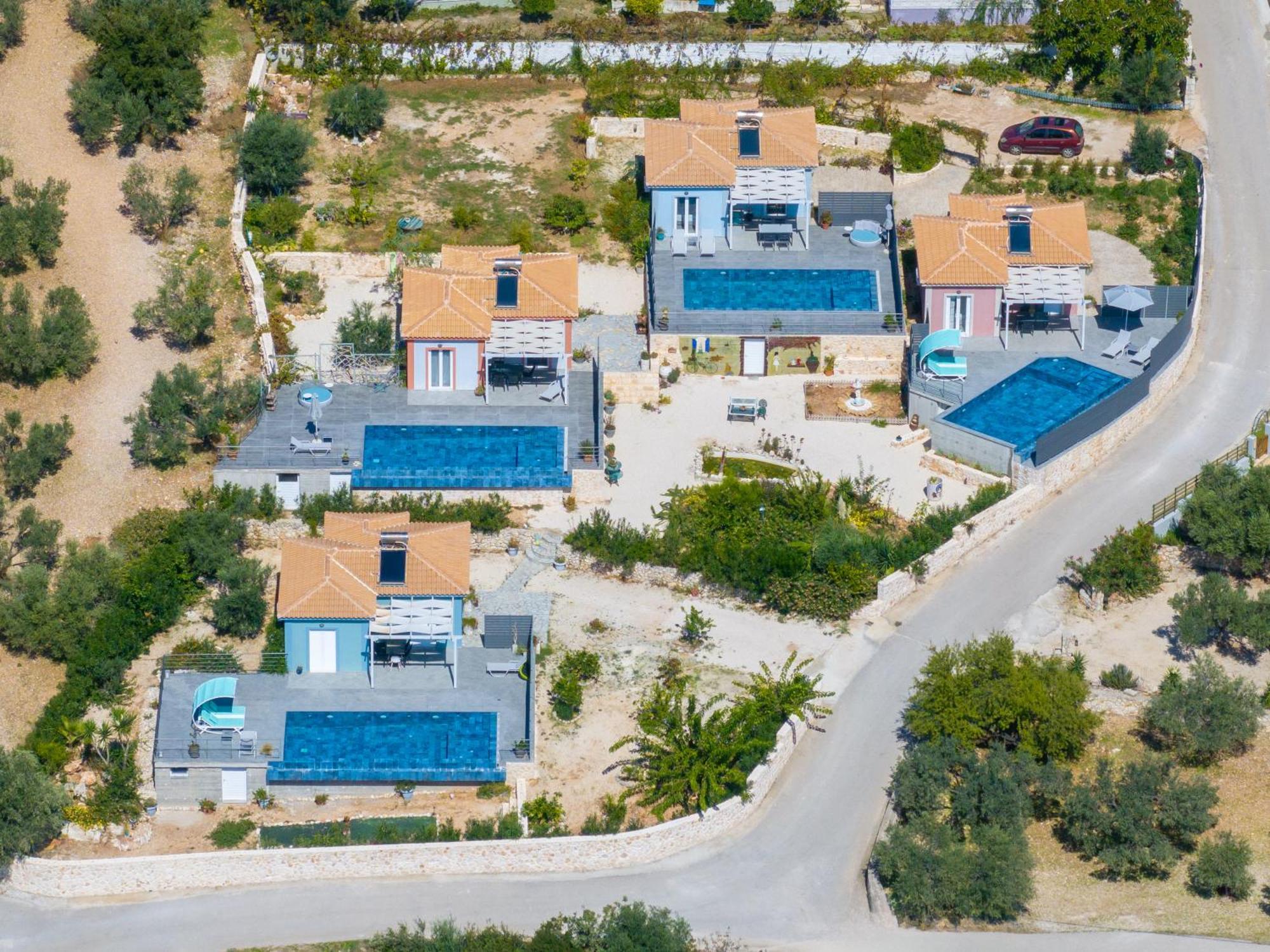 Villa Dandelion Mousata